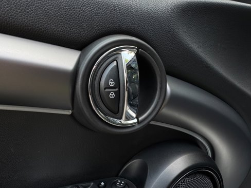Used 2022 MINI Cooper S w/ Premium Package image 92