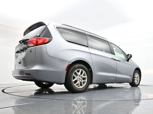 Used 2020 Chrysler Voyager Lxi image 40