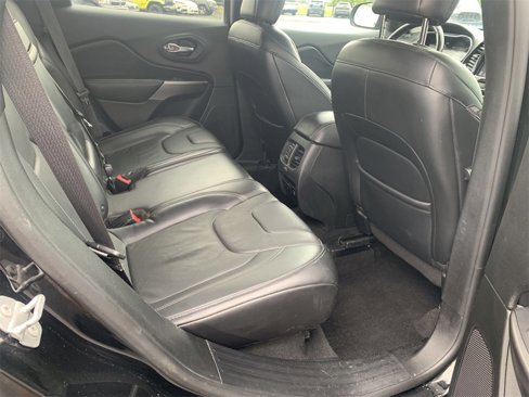 Used 2019 Jeep Cherokee Limited image 12