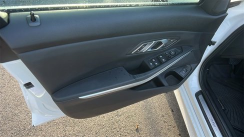 Used 2022 BMW 330i Sedan image 11