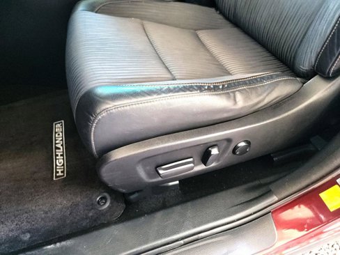 Used 2015 Toyota Highlander LE image 24