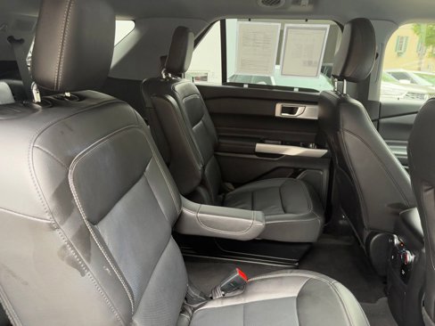 Used 2022 Ford Explorer Limited w/ Limited Technology Package image 31