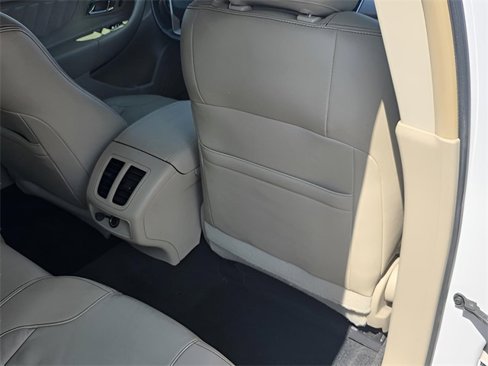 Used 2015 Ford Taurus SEL w/ Equipment Group 201A image 32