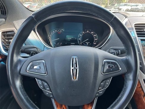 Used 2016 Lincoln MKX Select image 16