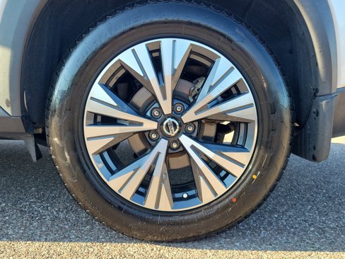 Used 2021 Nissan Rogue SV w/ Premium Package image 7