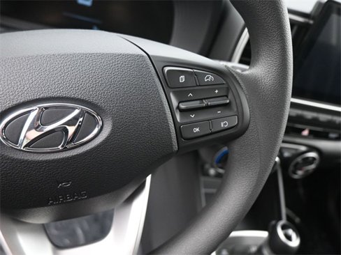 New 2025 Hyundai Venue SE image 18