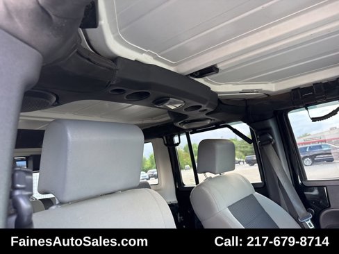 Used 2010 Jeep Wrangler Unlimited Sport image 91