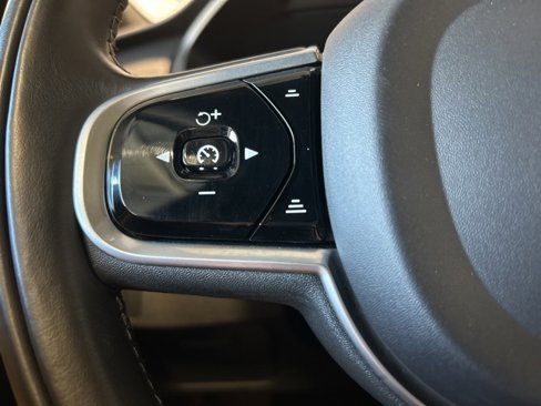 Used 2019 Volvo XC90 T6 Momentum w/ Advanced Package image 12