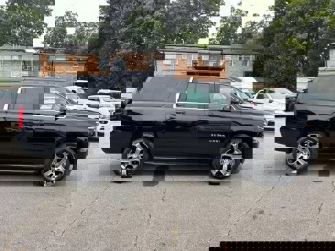 Used 2020 Chevrolet Suburban LS w/ Max Trailering Package image 8