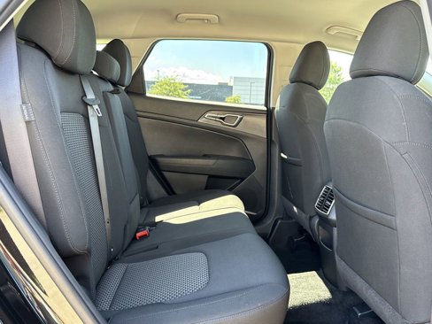 Used 2024 Kia Sportage LX image 16