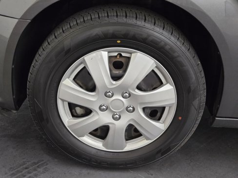 Used 2017 Dodge Grand Caravan SE w/ UConnect Hands-Free Group image 6