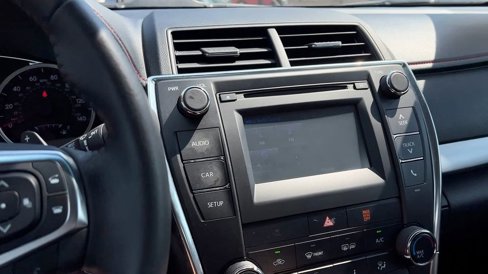 Used 2017 Toyota Camry image 26