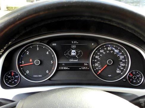 Used 2016 Volkswagen Touareg Sport image 58