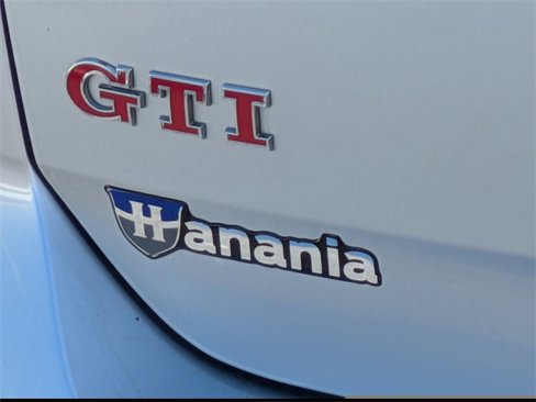 Used 2017 Volkswagen GTI SE image 12