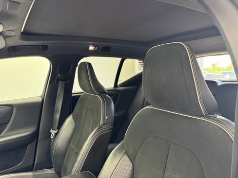 Used 2019 Volvo XC40 T5 R-Design image 5