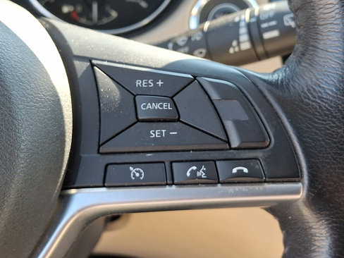 Used 2017 Nissan Rogue SV w/ Sun & Sound Touring Package image 23