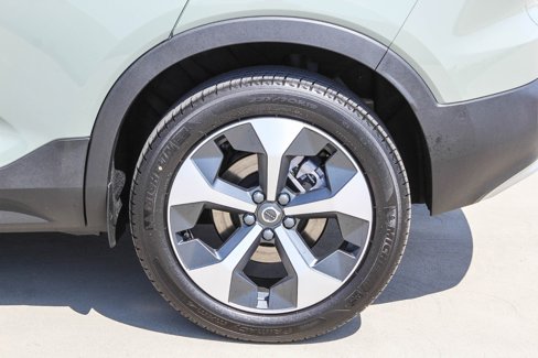 Used 2024 Volvo XC40 B5 Plus w/ Climate Package image 11