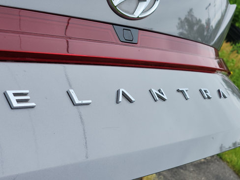 Used 2023 Hyundai Elantra SEL image 29
