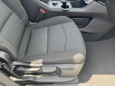 Used 2024 GMC Terrain SLE image 17