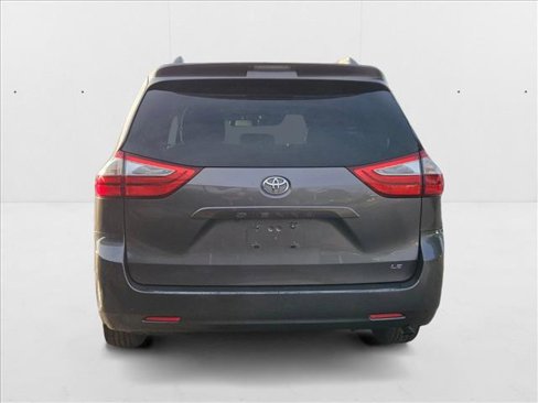 Used 2015 Toyota Sienna LE image 7