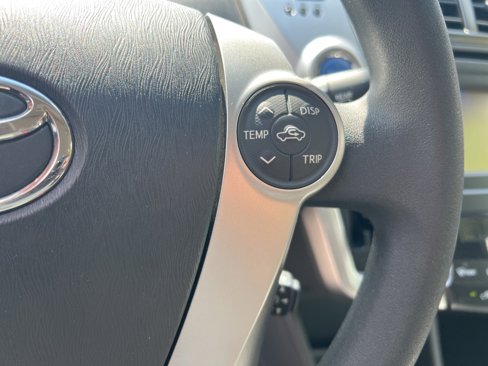 Used 2013 Toyota Prius V image 16