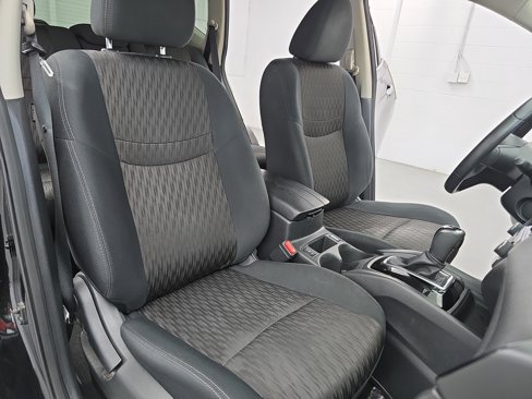 Certified 2019 Nissan Rogue SV image 10