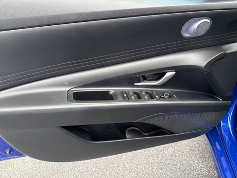 Certified 2023 Hyundai Elantra Blue image 9