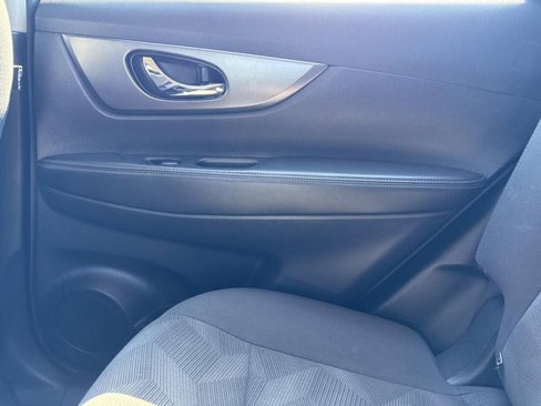 Used 2016 Nissan Rogue S image 15