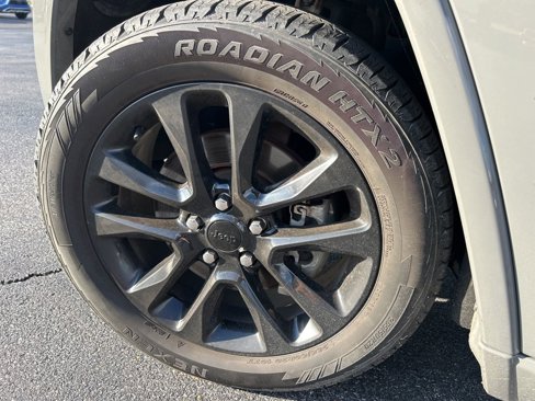 Used 2022 Jeep Grand Cherokee Laredo X image 7