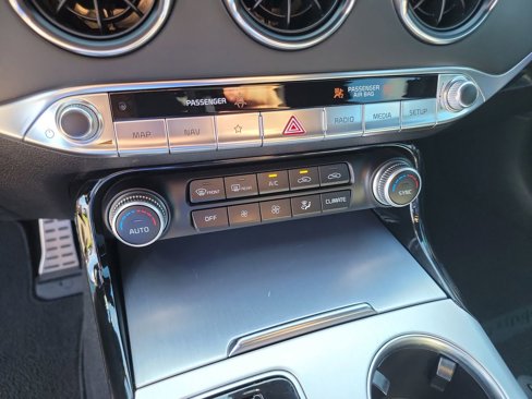 Used 2022 Kia Stinger GT2 image 30