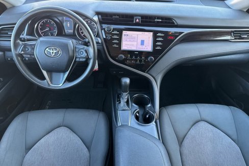 Certified 2020 Toyota Camry LE image 14