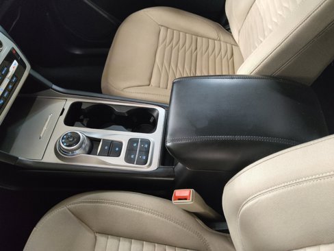 Used 2021 Ford Explorer XLT image 26