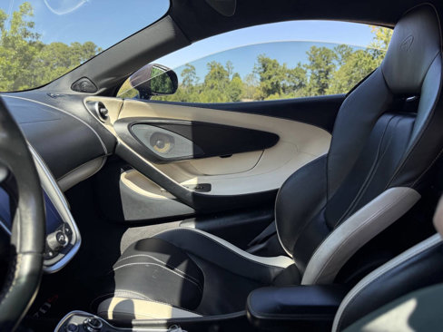 Used 2016 McLaren 570S Coupe image 30