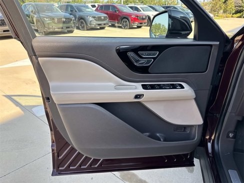 Used 2021 Lincoln Aviator 2WD image 18