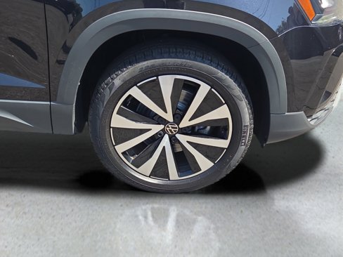 Used 2022 Volkswagen Taos SE image 4