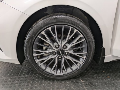 Used 2023 Kia Forte GT-Line w/ GT-Line Technology Package image 7