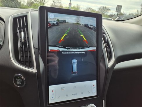 Used 2024 Ford Edge SEL image 8