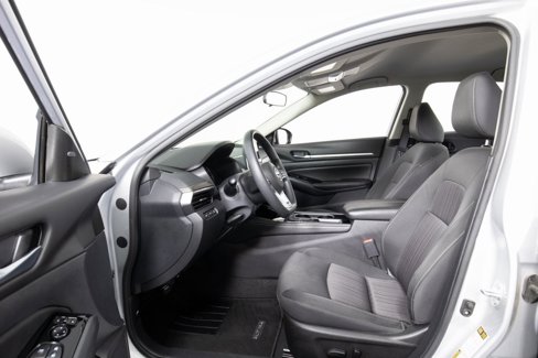 Used 2023 Nissan Altima 2.5 SV image 11
