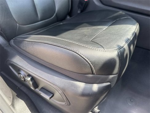 Used 2023 Jeep Grand Cherokee Limited w/ Black Appearance Package image 9