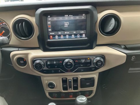 Used 2019 Jeep Wrangler Unlimited Sport S image 6