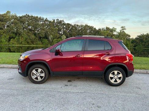 Used 2021 Chevrolet Trax LT image 2