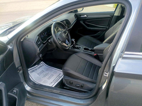Used 2023 Volkswagen Jetta SE w/ Panoramic Sunroof Package image 11