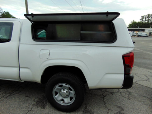Used 2018 Toyota Tacoma SR5 image 7