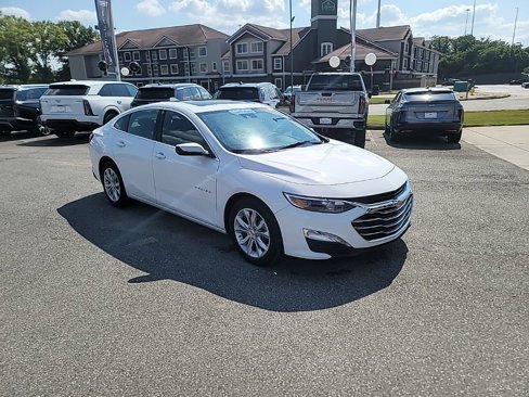 Used 2024 Chevrolet Malibu LT image 1