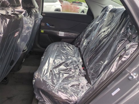 Certified 2025 Hyundai Elantra SE w/ Cargo Package image 22