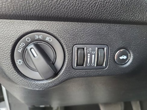 Used 2023 Dodge Challenger SXT image 20