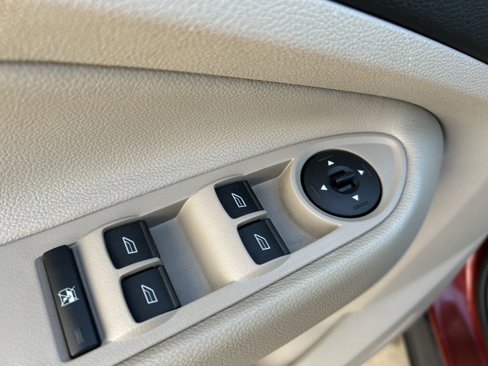 Used 2014 Ford Escape SE w/ Equipment Group 201A image 16