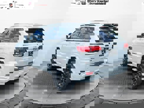 Used 2022 Jeep Grand Cherokee Laredo X image 4