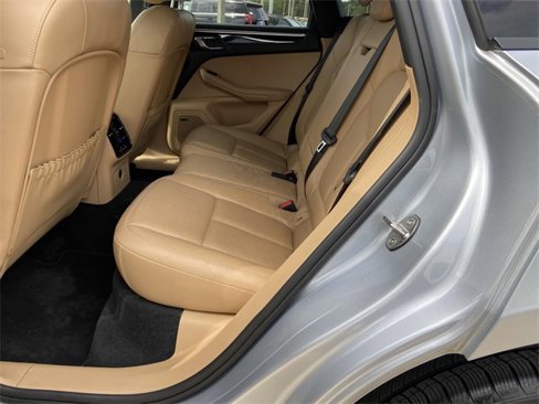 Used 2018 Porsche Macan image 9