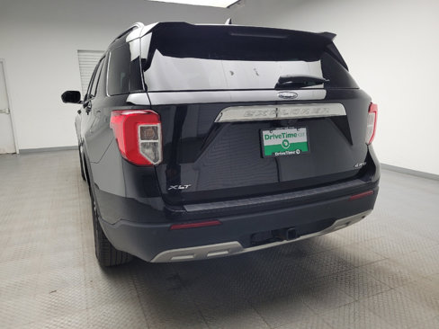 Used 2022 Ford Explorer XLT w/ Equipment Group 202A image 6
